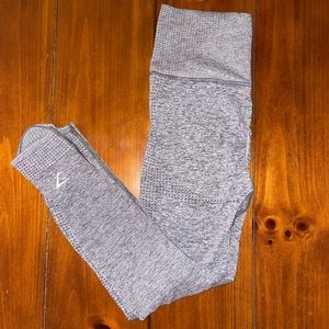 GYMSHARK GREY VITAL SEAMLESS SIZE SMALL W/ SINCHED BUTT